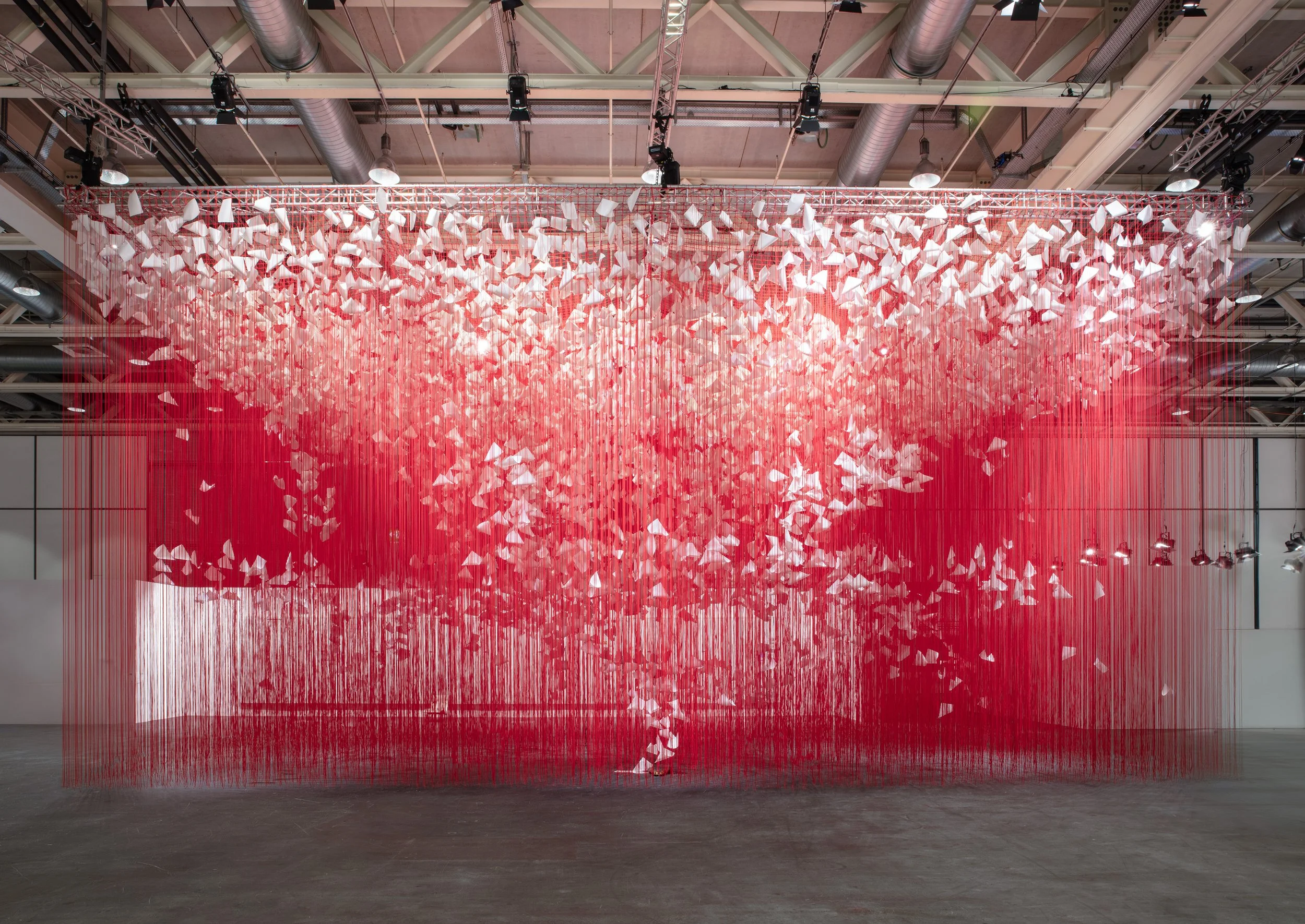 塩田千春　Chiharu Shiota CHIHARU SHIOTA–塩田千春